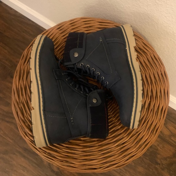 CLIFFS by White Mountain Karlyssa Hiking Boots - Picture 4 of 9